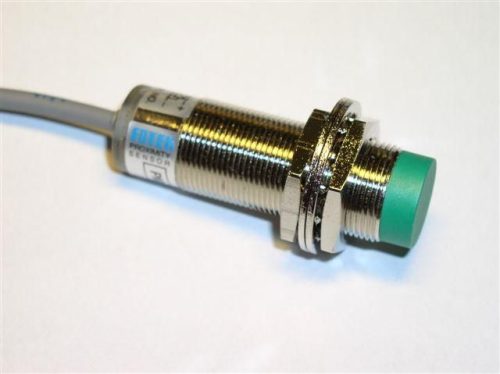 Indukční snímač PM18-08PB-S